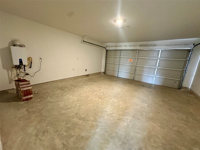 Building Photo - 13310 Rayhill Dr