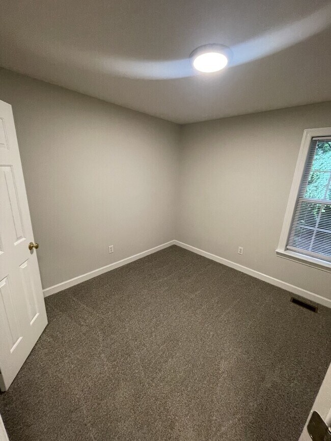 Building Photo - 3 bd 2 ba ranch in Wake Forest with a garage
