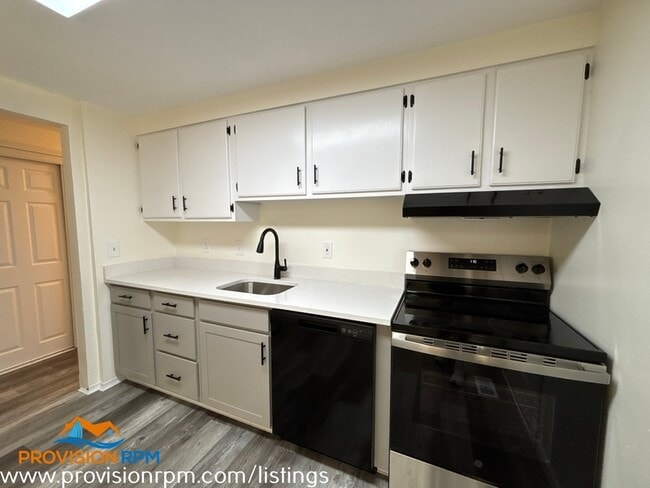 Building Photo - 9102 Pennswood Dr