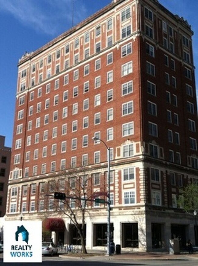 Primary Photo - Fall Into a Beautiful 1 Bedroom Apt in the...