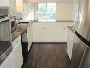 Building Photo - 6545 Ascot Ln