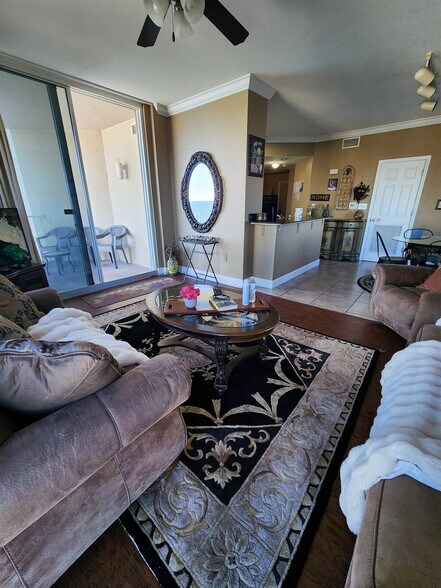 Building Photo - 16819 Front Beach Rd