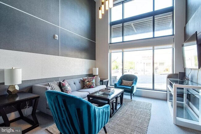 Clubroom with printer - 989 S Buchanan St