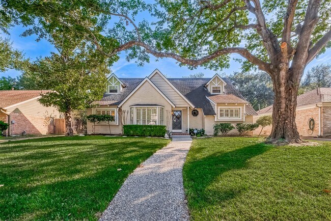 Building Photo - 1619 Crystal Hills Dr