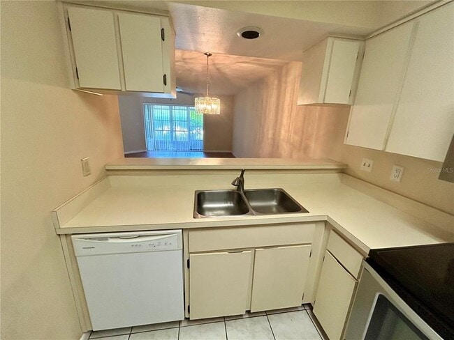 Building Photo - 4908 Myrtle Oak Dr