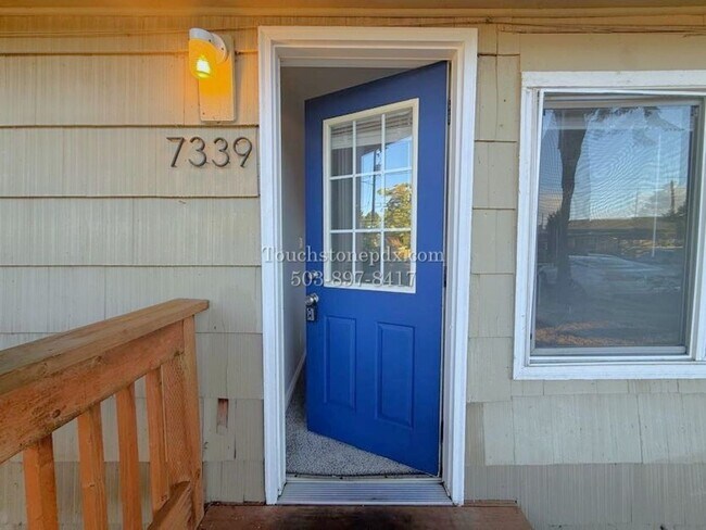 Building Photo - Brentwood-Darlington 2 Bed Apartment with Classic Charm and Parking