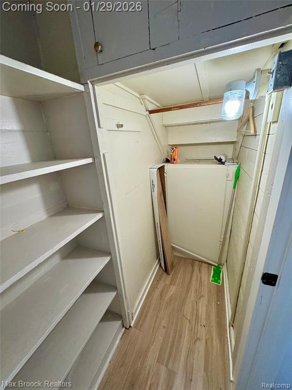 Building Photo - 368 S Wing St