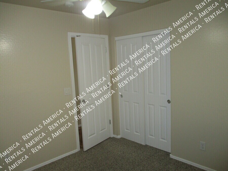 Building Photo - 1328 Natasha Dr