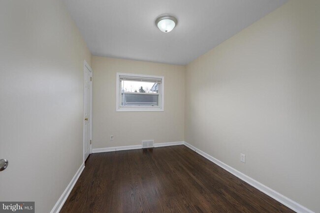 Building Photo - 244 Pomona Ave