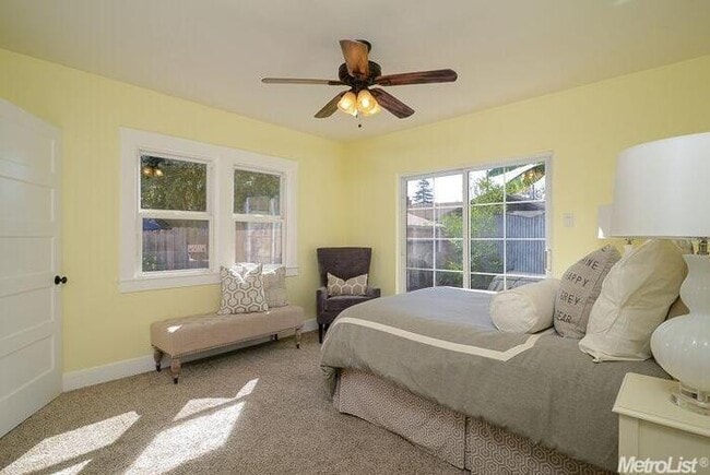 Building Photo - Stylishly Updated 2 Bed Home in Prime Midt...