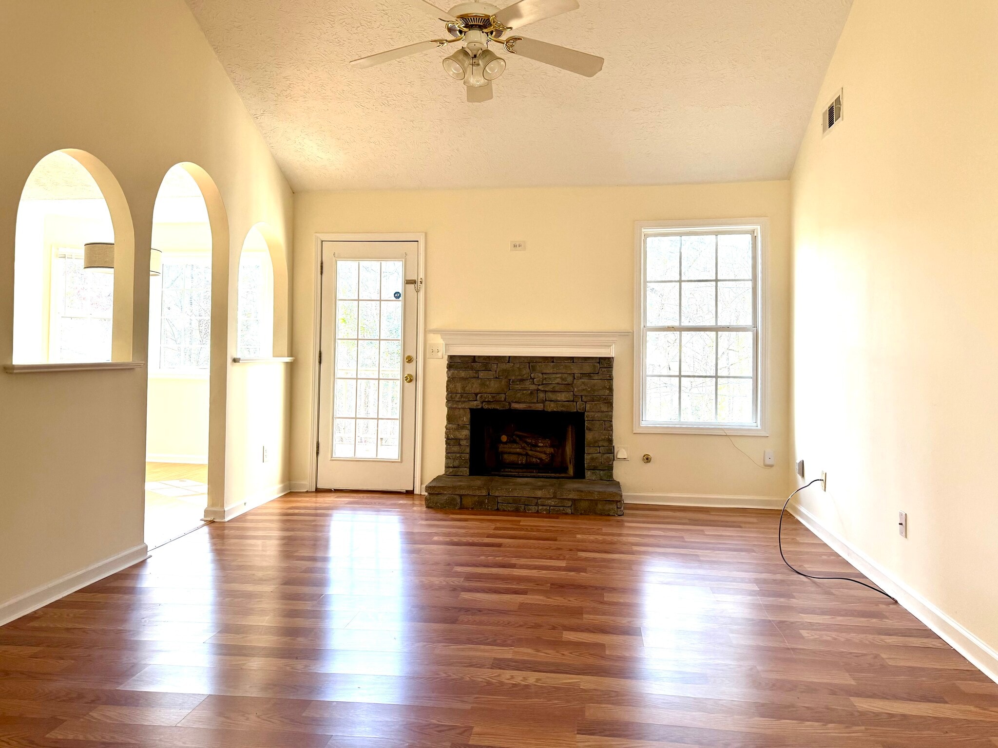 Building Photo - 106 Wesley Way