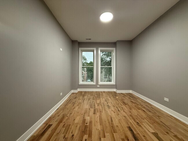 Building Photo - 7626 S Normal Ave