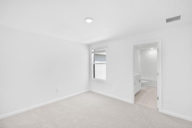 Building Photo - 621 Salisbury Cir