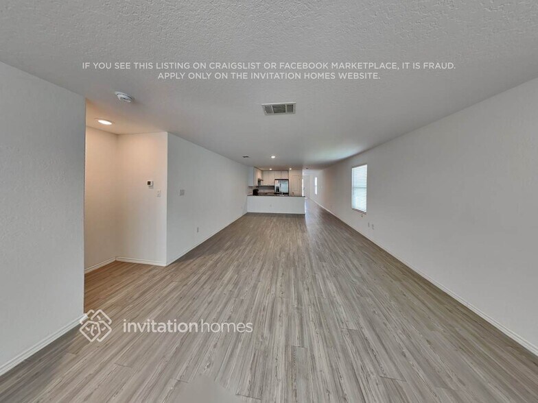 Building Photo - 116 Hollywood Dr