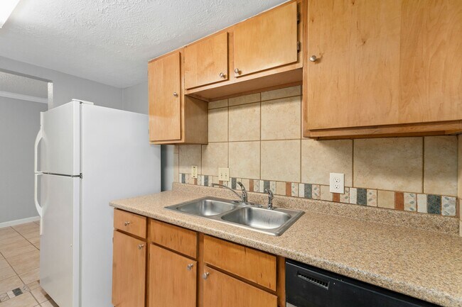 Building Photo - 9516 Pagewood Ln