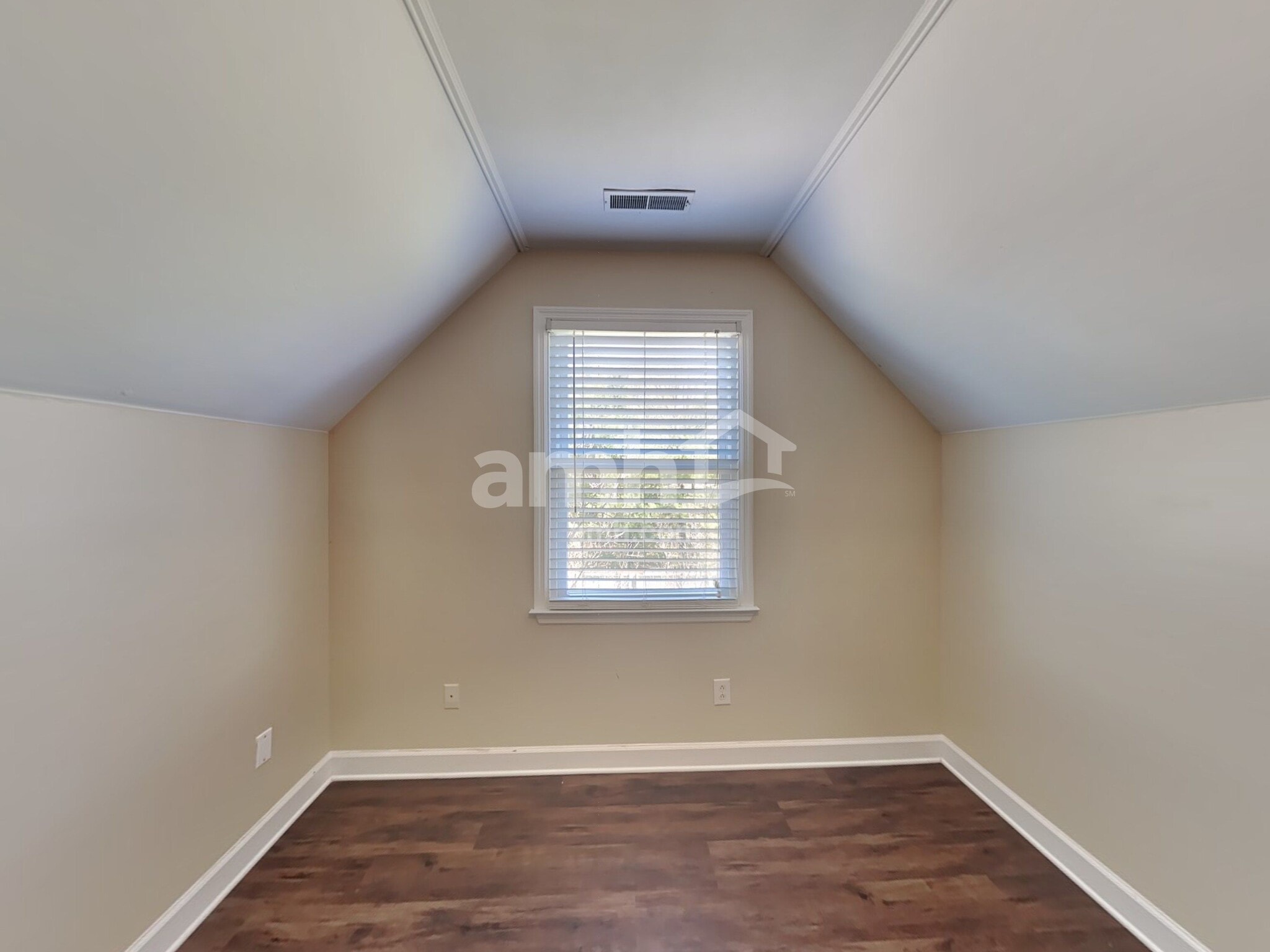 Building Photo - 2885 Runnymeade Dr