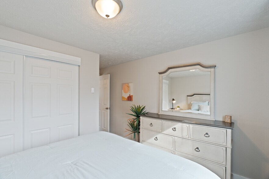 Bedroom 1 - 3012 N Hogan St
