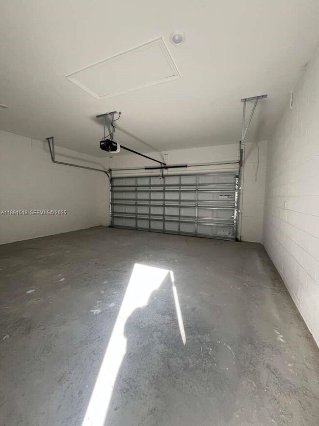 Building Photo - 5984 Zen Wy