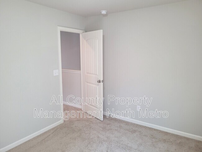 Building Photo - 6477 Crosscreek Ln