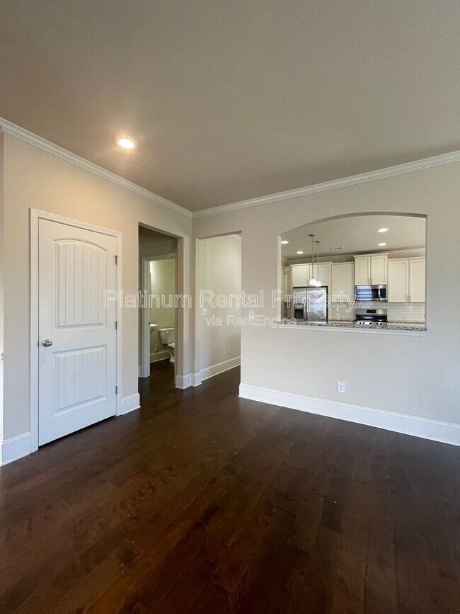 Building Photo - 4425 Huron Dr