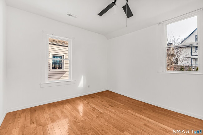 Building Photo - 1504 Iranistan Ave