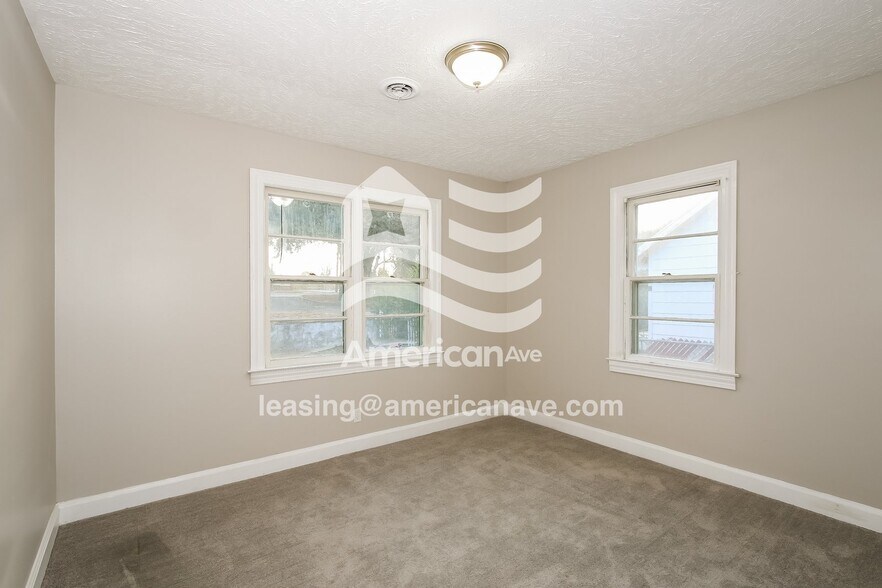 Building Photo - 426 Hampton Ave NW