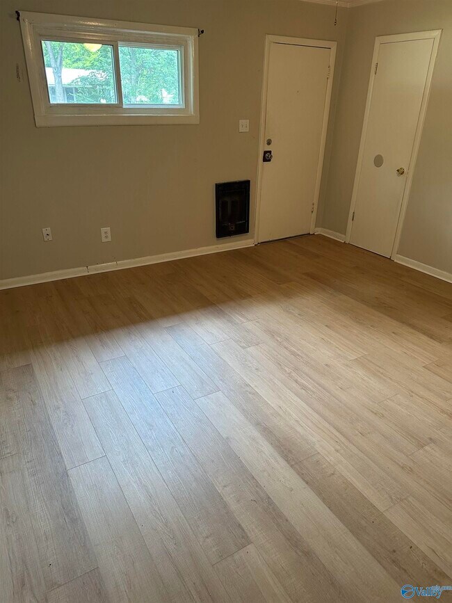 Building Photo - 1402 Rison Ave NE