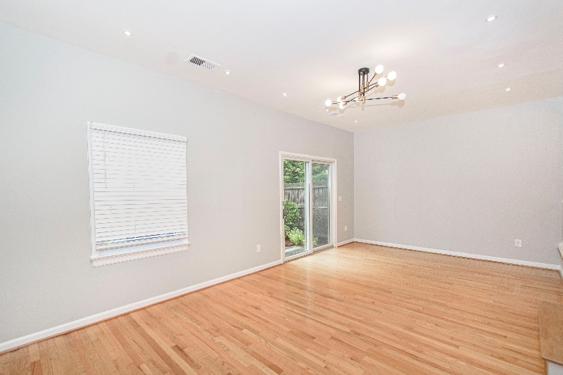 Building Photo - 118 Camelot Ct