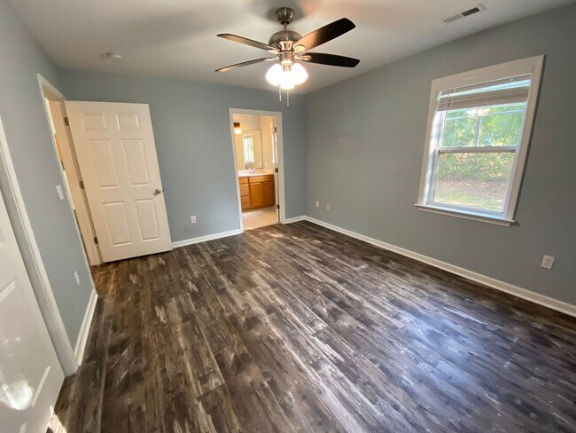 Building Photo - 5132 Greenville Loop Rd