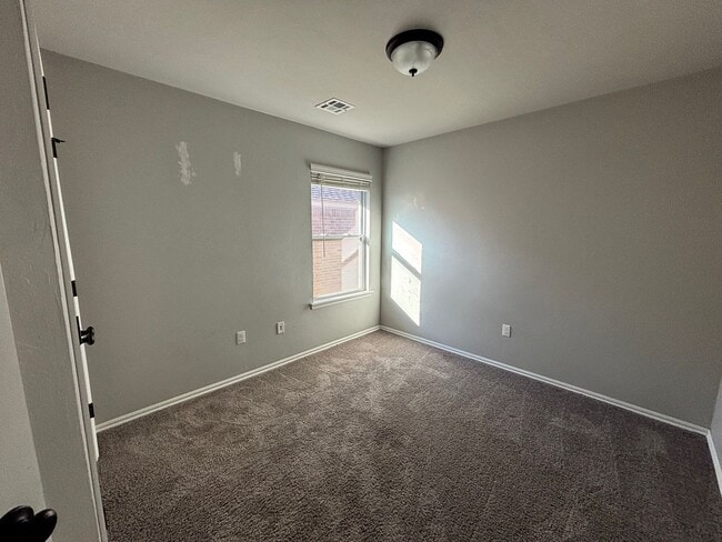 Building Photo - Home for rent