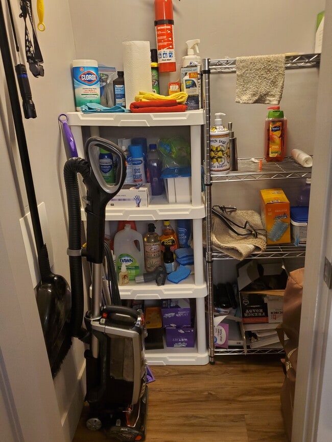 Storage galore! - 1724 N Solomon Ct