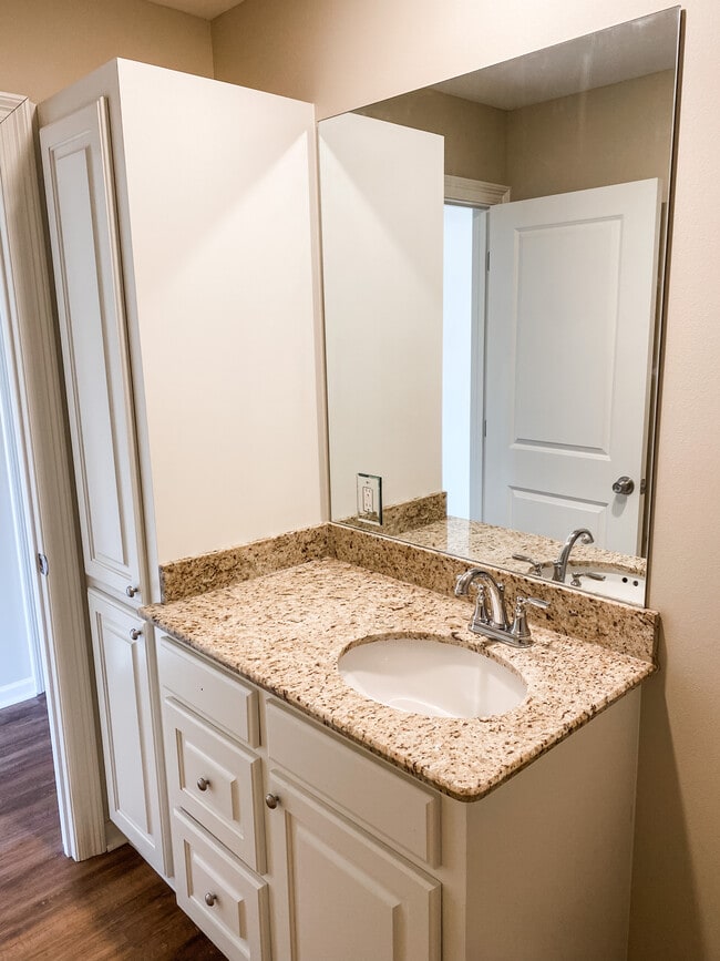 Building Photo - 9013 Fox Creek Dr.