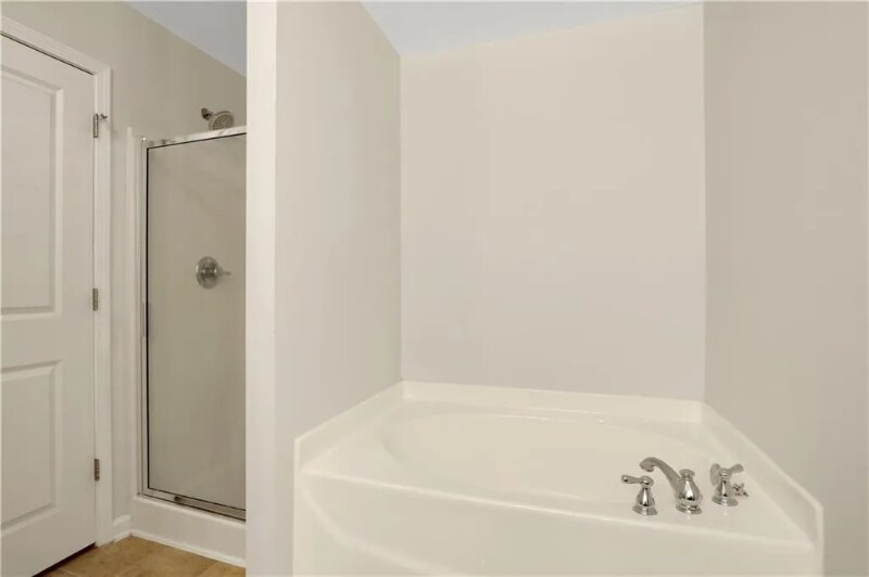 Building Photo - 526 Tufton Tr