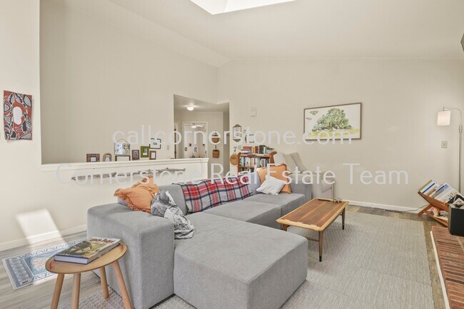 Building Photo - 8640 Boxelder Dr