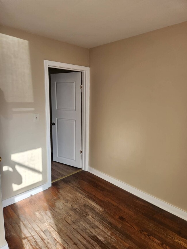 Building Photo - 2120 Highland Ave