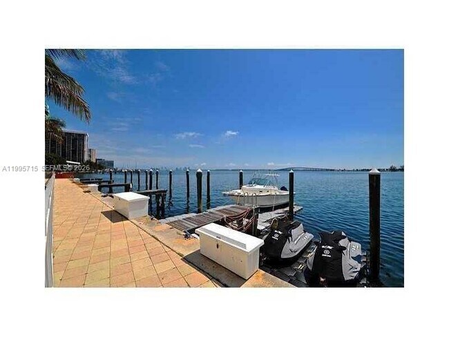 Building Photo - 2101 Brickell Ave