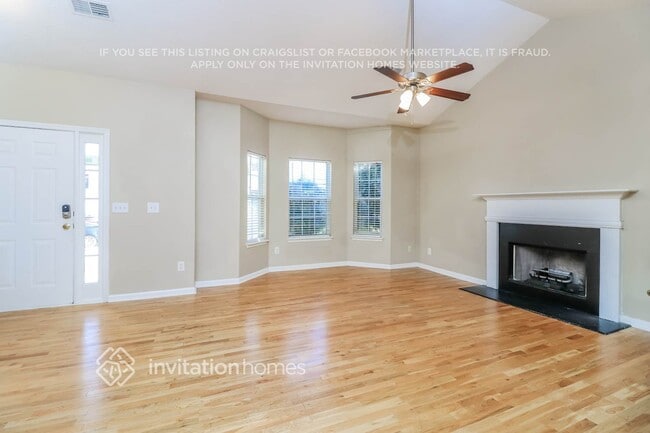 Building Photo - 2649 Lake Park Bend