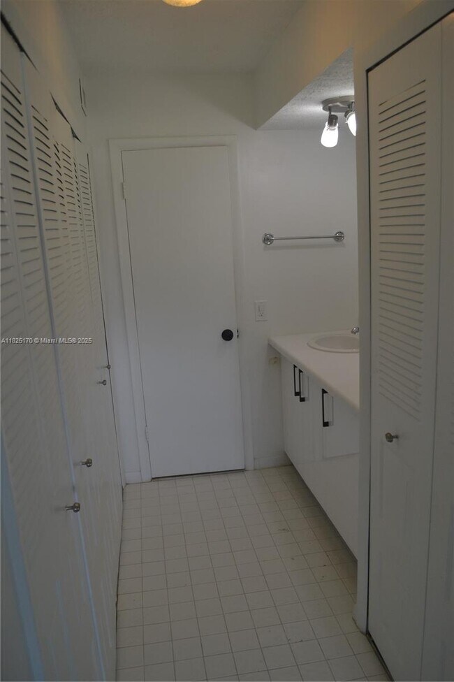 Building Photo - 8000 Lagos De Campo Blvd