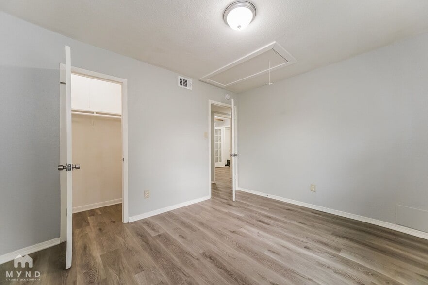 Building Photo - 9715 Courben Ln