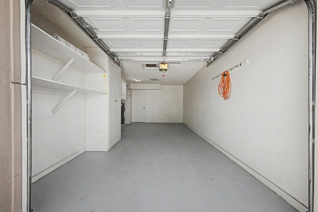 Building Photo - 10141 N 97th Dr