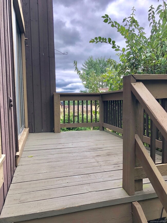 Building Photo - 61 Heritage Vlg