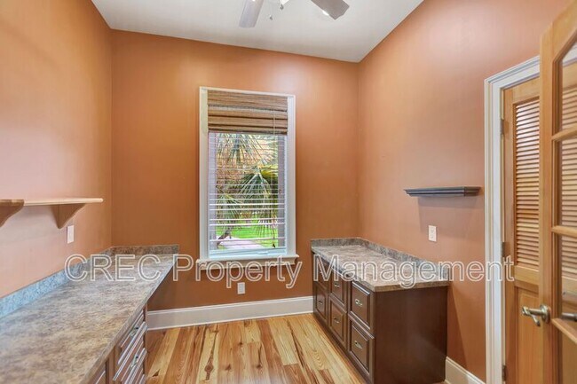 Building Photo - 1392 Eden Rd