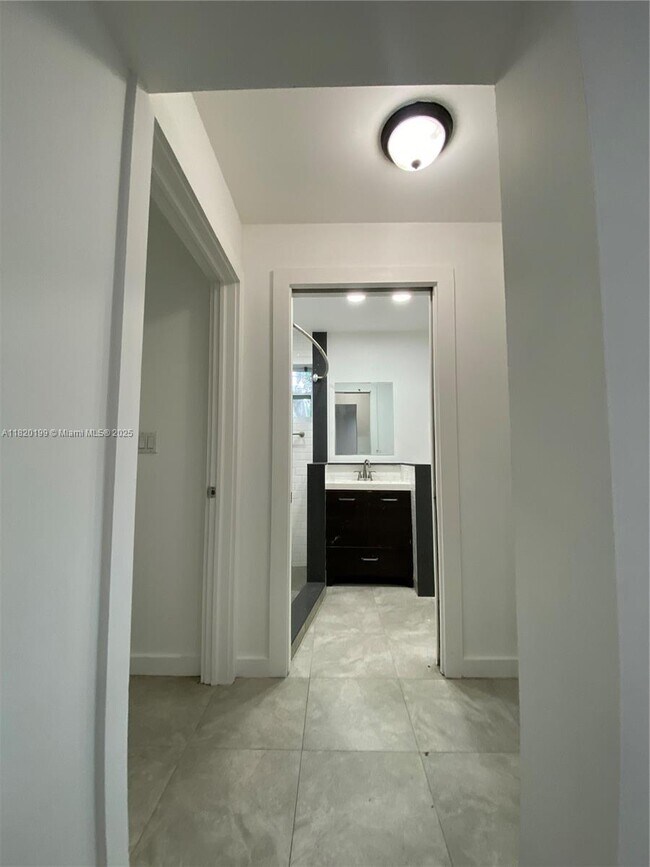 Building Photo - 1351 NW 45th St