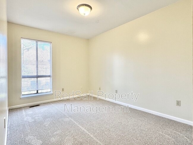 Building Photo - 1067 Willow Green Dr