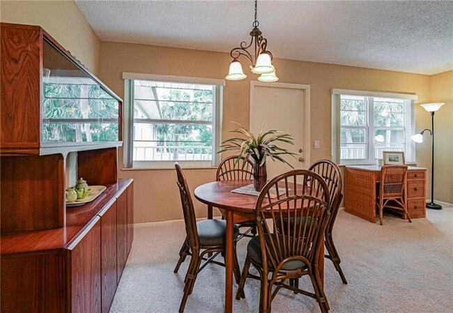 Building Photo - 35 Vis Gdns Trl