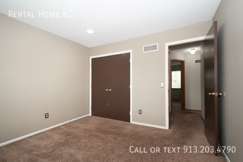 Building Photo - 735 S Avalon Cir