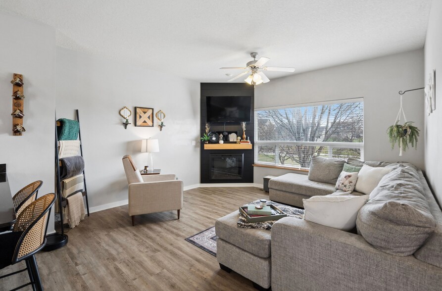 Living room - 301 SE 11th St