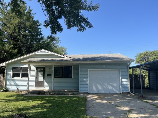 Building Photo - 461 Meeds Dr