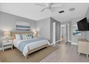 Building Photo - 217 SE 5th St