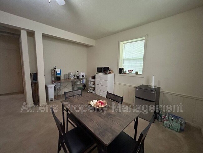 Building Photo - 1824 Cedar Shoals Dr